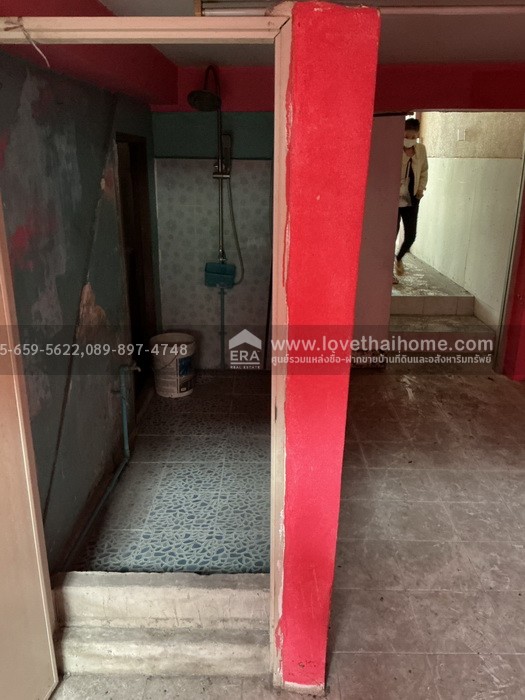 ขายตึกแถว ติดริมถนนใหญ่เอกชัย-บางบอน บางขุนเทียน ทำเลเยี่ยม พื้นที่ 21 ตร.วา ใกล้ห้างบิ๊กซีบางบอน ขายถูกมากๆ ราคานี้หาไม่ได้แล้วในย่านนี้ รีบตัดสินใจเป็นเจ้าของด่วน