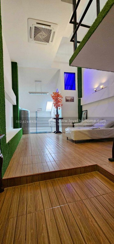 ขายตึกแถว 4 ชั้น ซ.รามคำแหง12 พื้นที่ 16 ตรว. รีโนเวทใหม่ทั้งหลัง เหมาะสำหรับทำออฟฟิศหรือพักอาศัย ราคาต่อรองได้