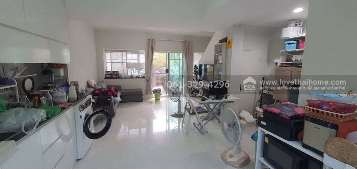 ขายทาวน์โฮม อินดี้ บางใหญ่ 2 นนทบุรี หลังมุม 19.5 ตรว. ใกล้รถไฟฟ้าสายสีม่วง-สถานีคลองบางไผ่ ขายเพียง 2.79 ล้านบาทเท่านั้น มีพื้นด้านข้างให้แต่งสวน บ้านสวยพร้อมอยู่