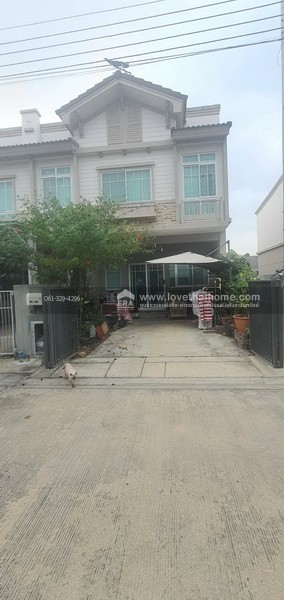 ขายทาวน์โฮม อินดี้ บางใหญ่ 2 นนทบุรี หลังมุม 19.5 ตรว. ใกล้รถไฟฟ้าสายสีม่วง-สถานีคลองบางไผ่ ขายเพียง 2.79 ล้านบาทเท่านั้น มีพื้นด้านข้างให้แต่งสวน บ้านสวยพร้อมอยู่