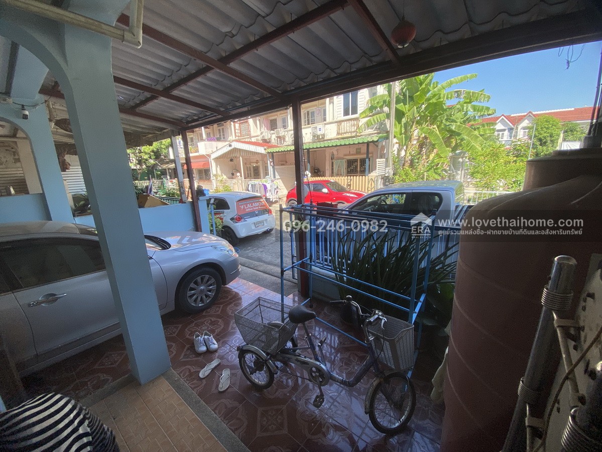 ขายทาวน์เฮ้าส์ ลำลูกกา49-คลอง4 เพ็ญพิชา ซ.4 หมู่บ้านคัทลียาวิลล์ ปทมุธานี พื้นที่ 21 ตรว. ขายเพียง 1.89 ล้านบาท ราคาดีพร้อมอยู่ ตรงข้ามสวนสนุกหมู่บ้าน