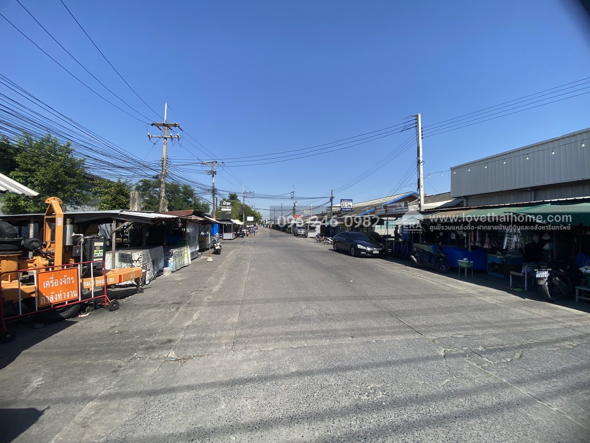 ขายทาวน์เฮ้าส์ ลำลูกกา49-คลอง4 เพ็ญพิชา ซ.4 หมู่บ้านคัทลียาวิลล์ ปทมุธานี พื้นที่ 21 ตรว. ขายเพียง 1.89 ล้านบาท ราคาดีพร้อมอยู่ ตรงข้ามสวนสนุกหมู่บ้าน