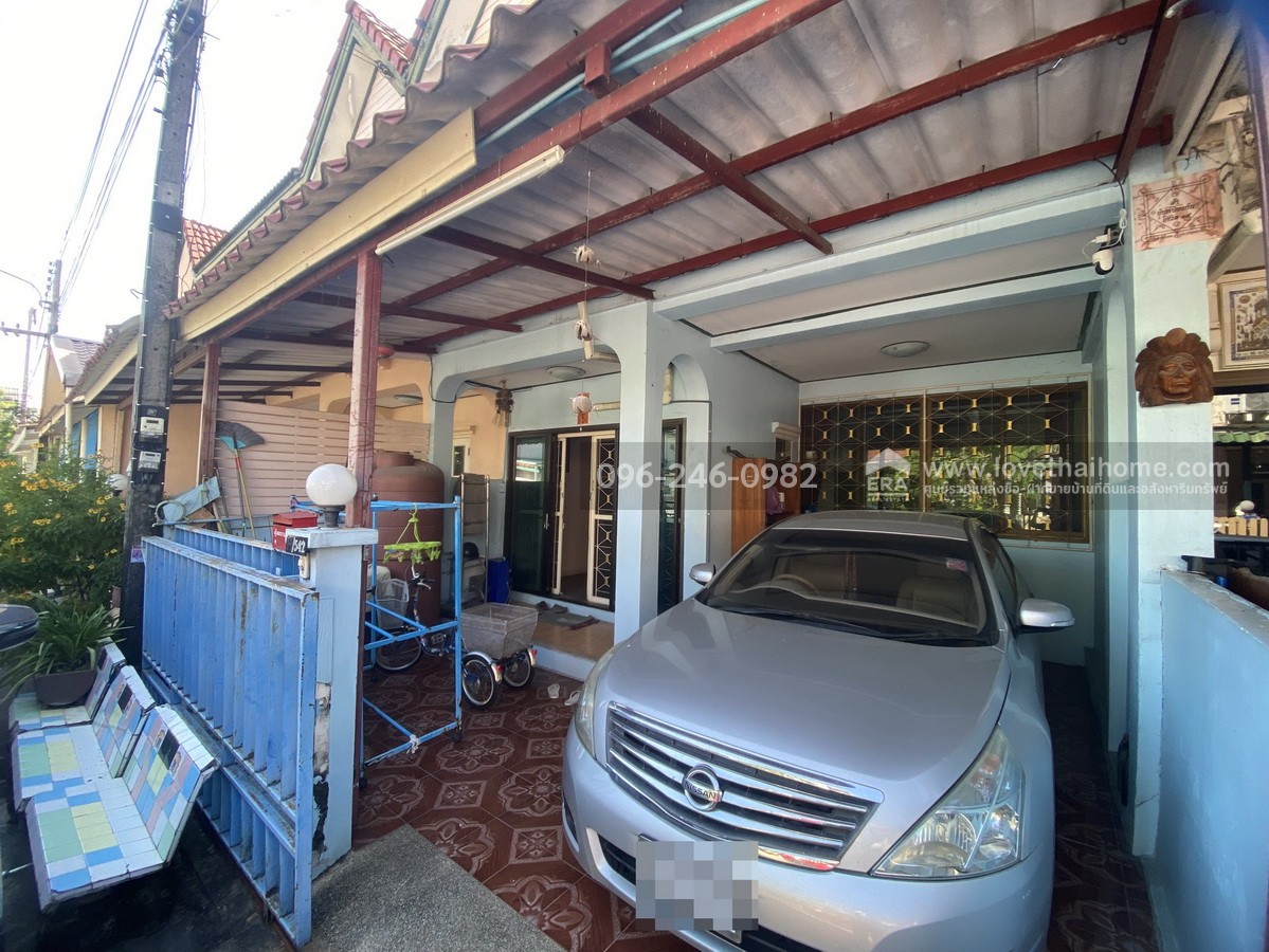 ขายทาวน์เฮ้าส์ ลำลูกกา49-คลอง4 เพ็ญพิชา ซ.4 หมู่บ้านคัทลียาวิลล์ ปทมุธานี พื้นที่ 21 ตรว. ขายเพียง 1.89 ล้านบาท ราคาดีพร้อมอยู่ ตรงข้ามสวนสนุกหมู่บ้าน