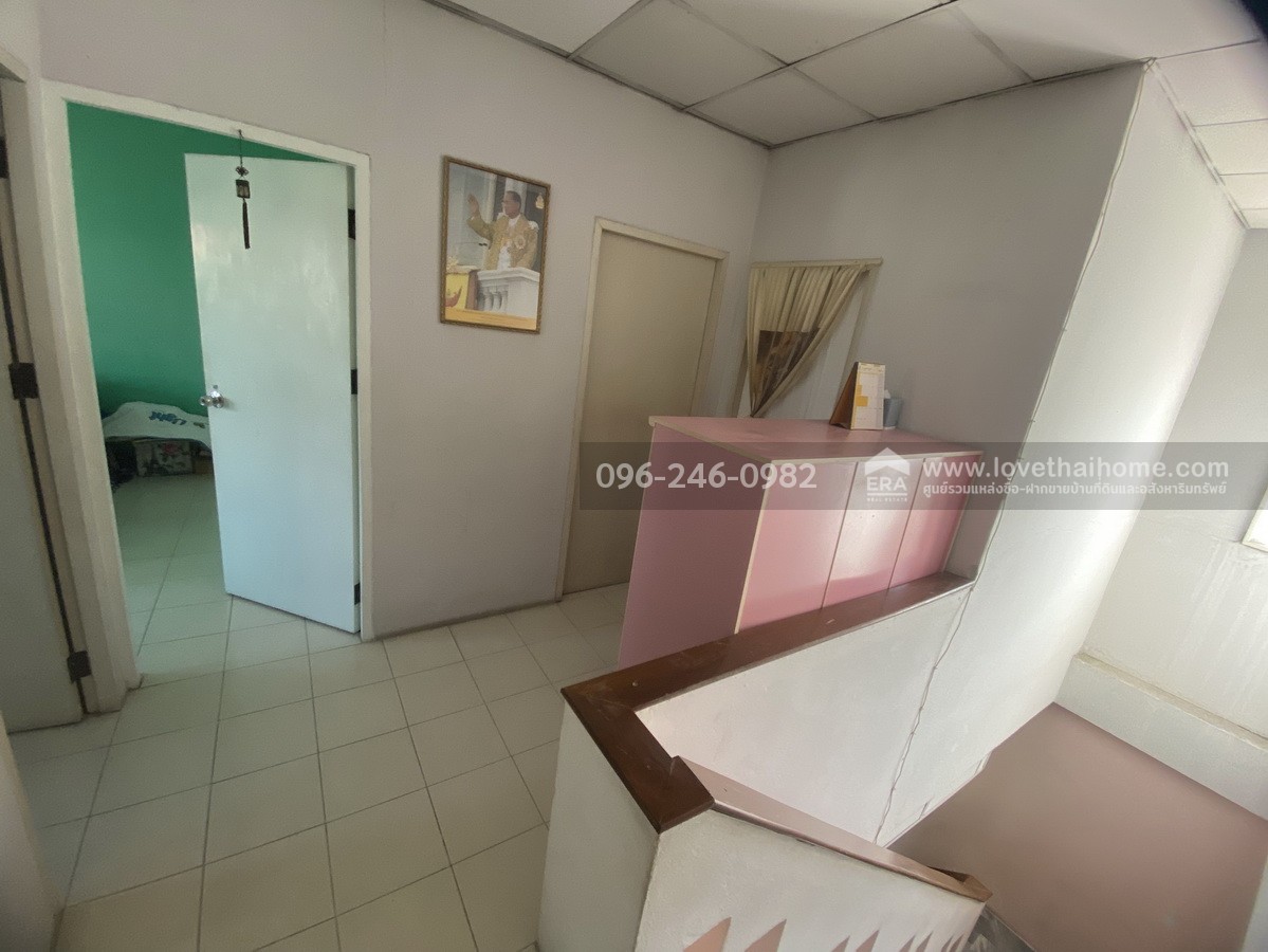 ขายทาวน์เฮ้าส์ ลำลูกกา49-คลอง4 เพ็ญพิชา ซ.4 หมู่บ้านคัทลียาวิลล์ ปทมุธานี พื้นที่ 21 ตรว. ขายเพียง 1.89 ล้านบาท ราคาดีพร้อมอยู่ ตรงข้ามสวนสนุกหมู่บ้าน