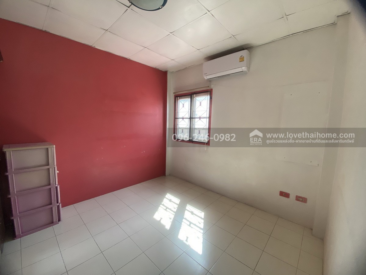 ขายทาวน์เฮ้าส์ ลำลูกกา49-คลอง4 เพ็ญพิชา ซ.4 หมู่บ้านคัทลียาวิลล์ ปทมุธานี พื้นที่ 21 ตรว. ขายเพียง 1.89 ล้านบาท ราคาดีพร้อมอยู่ ตรงข้ามสวนสนุกหมู่บ้าน