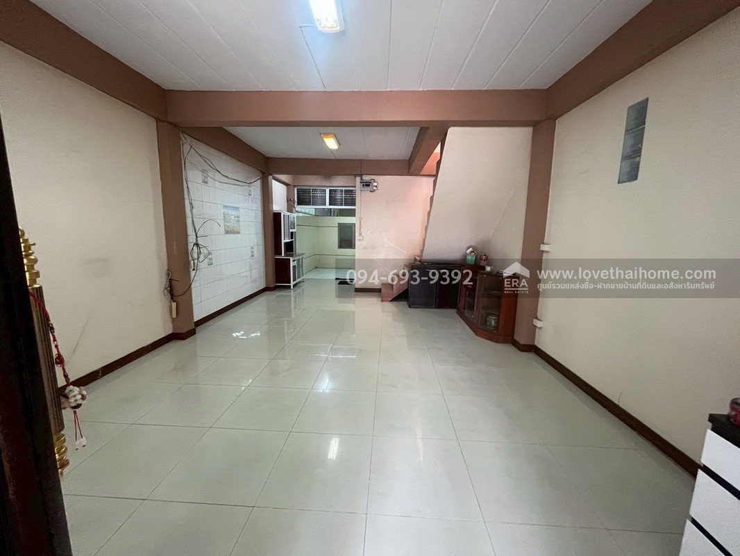 ขายทาวน์เฮ้าส์ 2 ชั้น หมู่บ้านการเคหะทุ่งสองห้อง ซอยกำแพงเพชร6 ซอย7 พื้นที่ 37.4 ตรว. ทำเลทอง ติดถนน 2 ด้าน ด้านหน้าบ้านกับหลังบ้าน คุ้มสุดๆ ราคาคุยกันได้