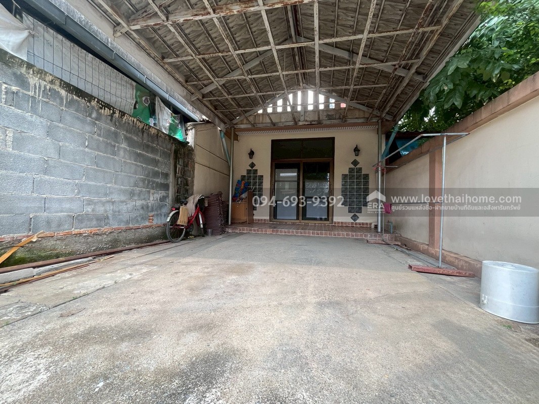 ขายทาวน์เฮ้าส์ 2 ชั้น หมู่บ้านการเคหะทุ่งสองห้อง ซอยกำแพงเพชร6 ซอย7 พื้นที่ 37.4 ตรว. ทำเลทอง ติดถนน 2 ด้าน ด้านหน้าบ้านกับหลังบ้าน คุ้มสุดๆ ราคาคุยกันได้