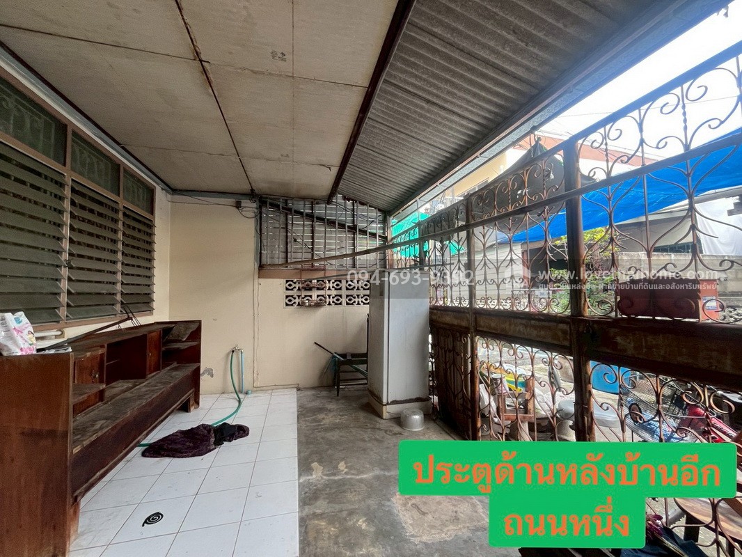 ขายทาวน์เฮ้าส์ 2 ชั้น หมู่บ้านการเคหะทุ่งสองห้อง ซอยกำแพงเพชร6 ซอย7 พื้นที่ 37.4 ตรว. ทำเลทอง ติดถนน 2 ด้าน ด้านหน้าบ้านกับหลังบ้าน คุ้มสุดๆ ราคาคุยกันได้