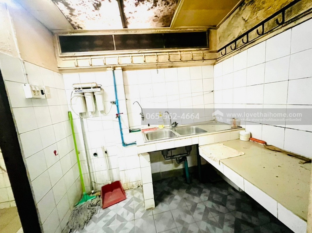 ขายตึกแถว 4 ชั้น คลองหลวง17 ม.ไวท์เฮ้าส์ คลองหลวง ปทุมธานี พื้นที่ 14 ตรว. เพียง 60 เมตร จากถนนใหญ่ ใกล้ตลาดสี่มุมเมือง