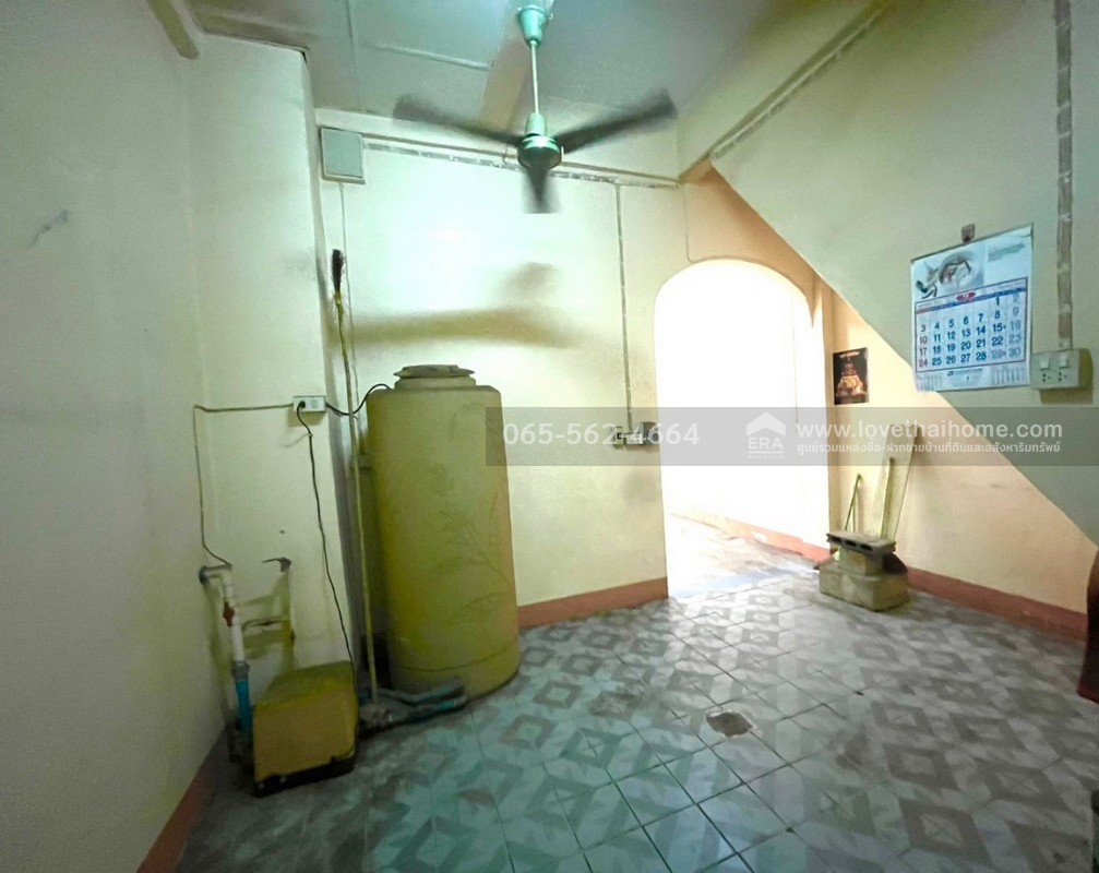 ขายตึกแถว 4 ชั้น คลองหลวง17 ม.ไวท์เฮ้าส์ คลองหลวง ปทุมธานี พื้นที่ 14 ตรว. เพียง 60 เมตร จากถนนใหญ่ ใกล้ตลาดสี่มุมเมือง