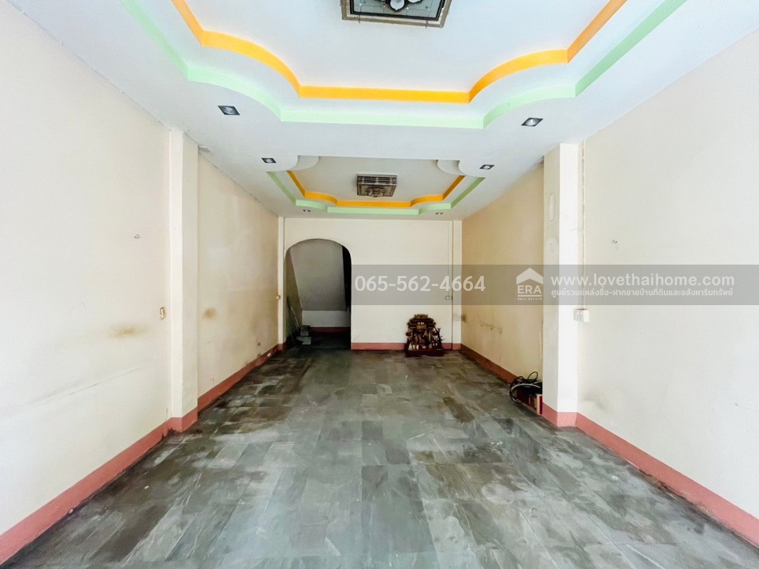 ขายตึกแถว 4 ชั้น คลองหลวง17 ม.ไวท์เฮ้าส์ คลองหลวง ปทุมธานี พื้นที่ 14 ตรว. เพียง 60 เมตร จากถนนใหญ่ ใกล้ตลาดสี่มุมเมือง