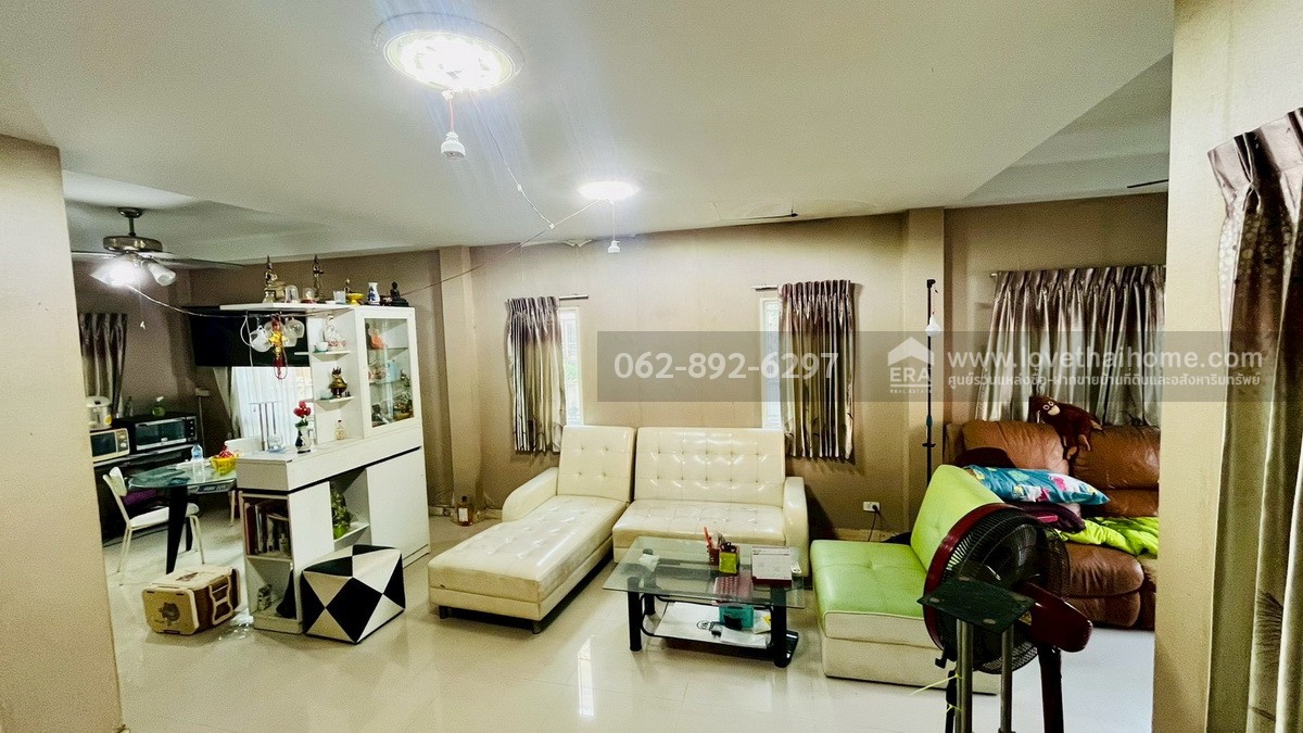 ขายบ้านแฝด 2 ชั้น หมู่บ้านวิลล่า-คุณาลัย ซอยวัดลาดปลาดุก บางบัวทอง พื้นที่ 38.8 ตารางวา ลดราคาแบบสุดๆ เหลือเพียงแค่ 1.9 ล้านบาทเท่านั้น ราคาแบบนี้หาไม่ได้อีกแล้ว (ต่อรองได้)!!!