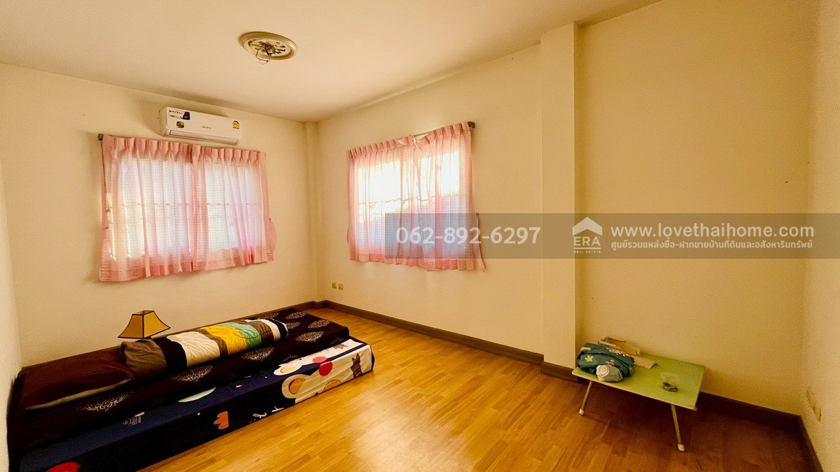 ขายบ้านแฝด 2 ชั้น หมู่บ้านวิลล่า-คุณาลัย ซอยวัดลาดปลาดุก บางบัวทอง พื้นที่ 38.8 ตารางวา ลดราคาแบบสุดๆ เหลือเพียงแค่ 1.9 ล้านบาทเท่านั้น ราคาแบบนี้หาไม่ได้อีกแล้ว (ต่อรองได้)!!!