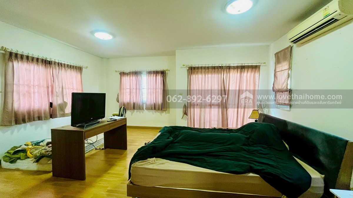 ขายบ้านแฝด 2 ชั้น หมู่บ้านวิลล่า-คุณาลัย ซอยวัดลาดปลาดุก บางบัวทอง พื้นที่ 38.8 ตารางวา ลดราคาแบบสุดๆ เหลือเพียงแค่ 1.9 ล้านบาทเท่านั้น ราคาแบบนี้หาไม่ได้อีกแล้ว (ต่อรองได้)!!!