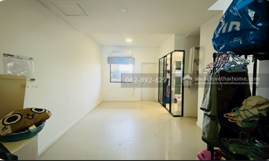 ขายทาวน์เฮ้าส์ 2 ชั้น หมู่บ้านพฤกษาวิลล์104 ซอยเพชรเกษม81 พื้นที่ 19.3 ตรว. ขายราคา 2.39 ล้านบาท บ้านสวยหรู ตกแต่งพร้อมหิ้วกระเป๋าเข้าอยู่ได้เลย