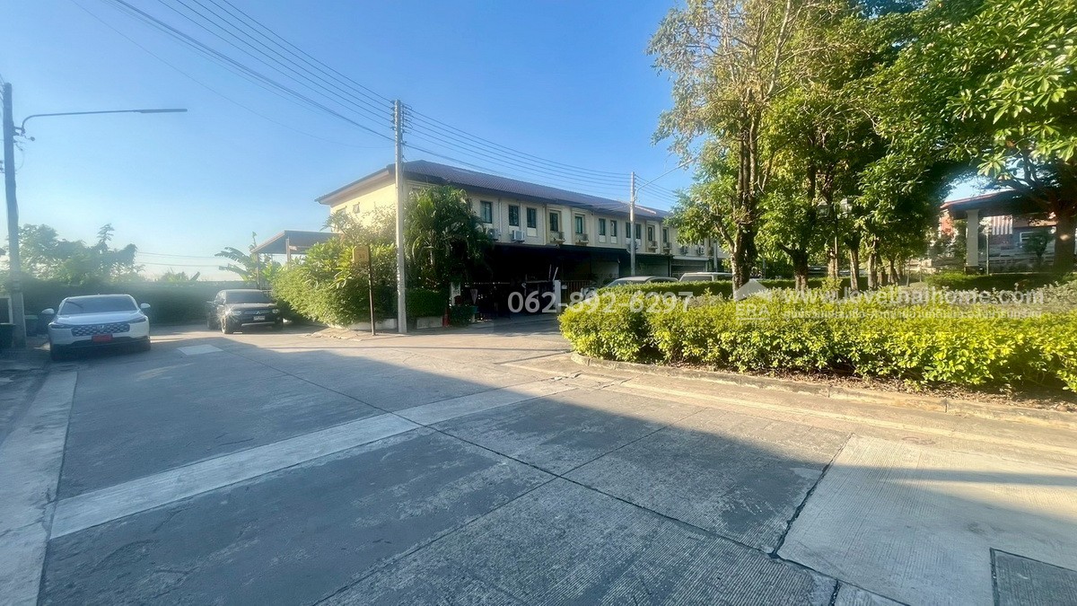 ขายทาวน์เฮ้าส์ 2 ชั้น หมู่บ้านพฤกษาวิลล์104 ซอยเพชรเกษม81 พื้นที่ 19.3 ตรว. ขายราคา 2.39 ล้านบาท บ้านสวยหรู ตกแต่งพร้อมหิ้วกระเป๋าเข้าอยู่ได้เลย