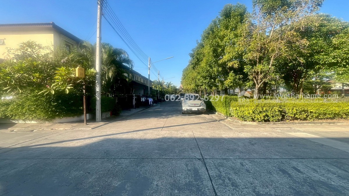 ขายทาวน์เฮ้าส์ 2 ชั้น หมู่บ้านพฤกษาวิลล์104 ซอยเพชรเกษม81 พื้นที่ 19.3 ตรว. ขายราคา 2.39 ล้านบาท บ้านสวยหรู ตกแต่งพร้อมหิ้วกระเป๋าเข้าอยู่ได้เลย