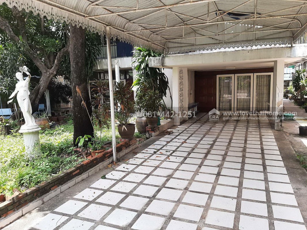 ขายที่ดินแถมบ้าน ซอยอุดมสุข30 แยก2 ถนนสุขุมวิท103 พื้นที่ 98 ตรว. ขาย 11.9 ล้านบาท ทำเลดี เข้าซอยเพียง 300 เมตร ใกล้ BTS อุดมสุข