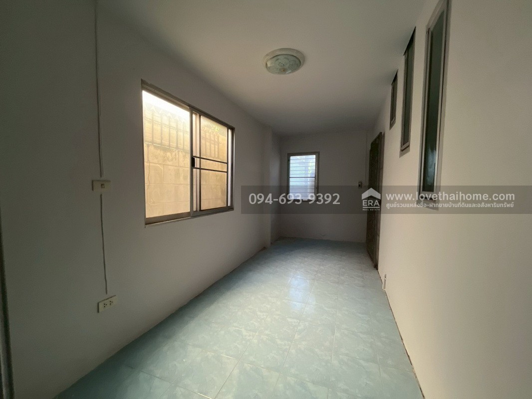 ขายบ้านเดี่ยว 2 ชั้น หมู่บ้านสัมมากร คลอง7 ถนนรังสิต-นครนายก พื้นที่ 54 ตรว. สวย สงบ เหมาะพักผ่อน ขายเพียง 3.1 ล้านบาท ถูกที่สุดในโครงการค่ะ