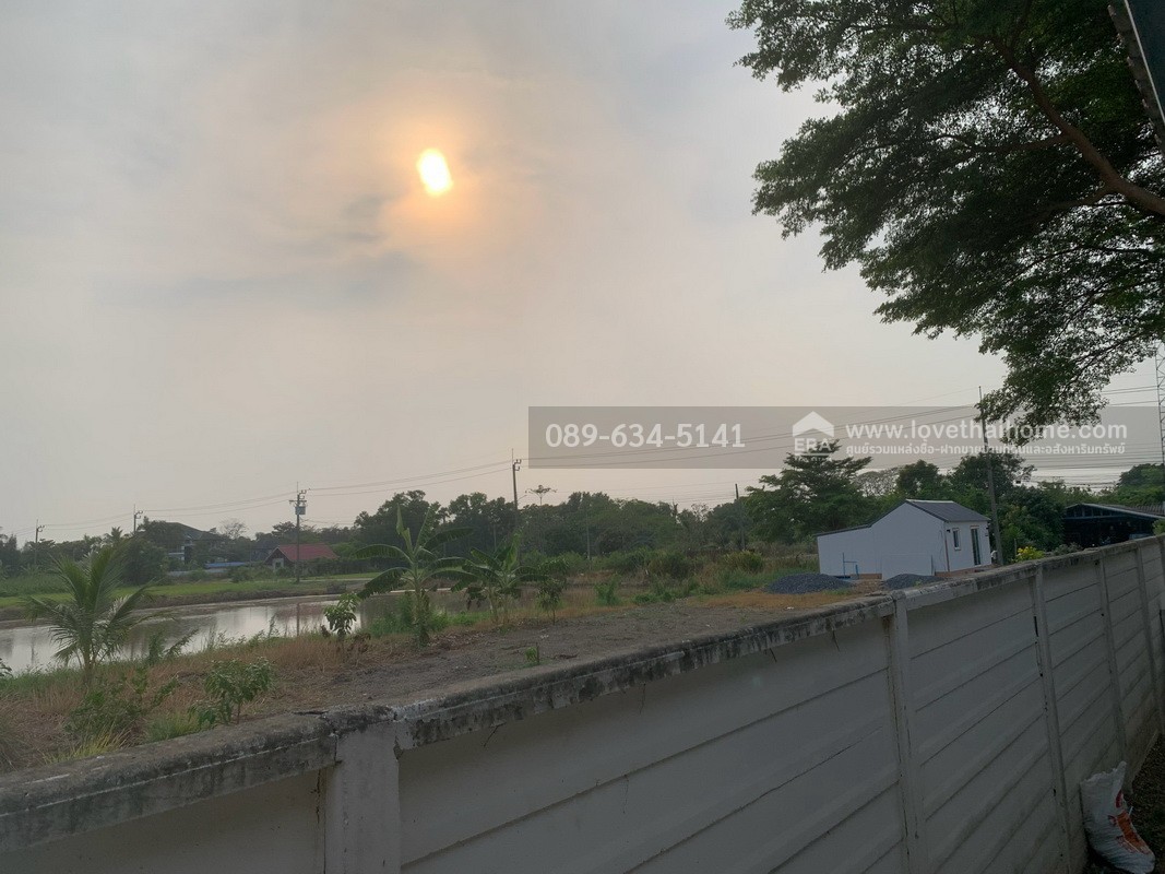 ขายบ้านเดี่ยว สุวินทวงศ์64 หมู่บ้านเครือวัลย์3 หลังมุม เนื้อที่เยอะมากสุดในหมู่บ้าน เนื้อที่ 120.4 ตรว. ตกแต่งใหม่ทั้งหลัง ราคา 3.3 ล้านบาท ราคานี้หาไม่ได้อีกแล้ว ใกล้รถไฟฟ้าสีชมพู ราคาถูกที่สุดไม่ต้องตกแต่งเพิ่ม สวยมาก