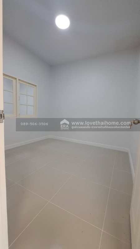 ขายทาวน์เฮ้าส์ หมู่บ้านนริศรา ธัญบุรี คลอง11 ถนนรังสิต-นครนายก พื้นที่ 18 ตรว. ขาย 1.2 ล้านบาท บ้านพร้อมอยู่ รีโนเวทใหม่ทั้งหลัง ฟรีค่าใช้จ่ายวันโอน ถือกระเป๋าเข้าอยู่ได้เลย