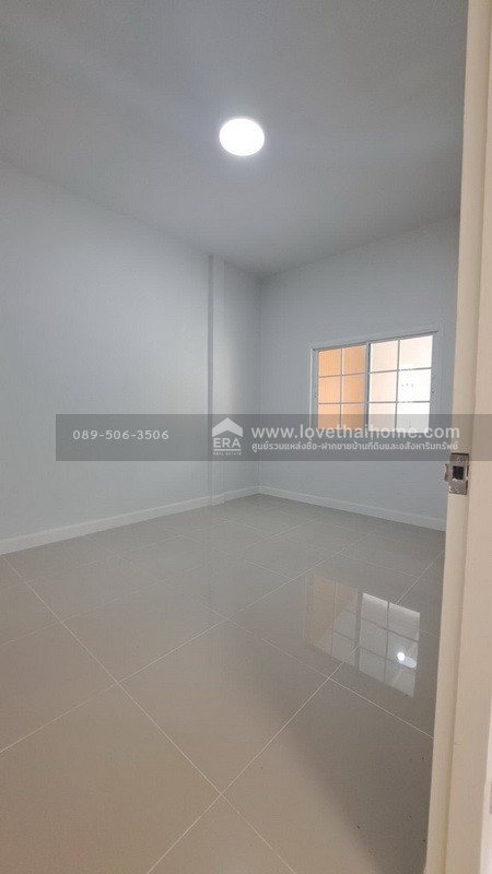 ขายทาวน์เฮ้าส์ หมู่บ้านนริศรา ธัญบุรี คลอง11 ถนนรังสิต-นครนายก พื้นที่ 18 ตรว. ขาย 1.2 ล้านบาท บ้านพร้อมอยู่ รีโนเวทใหม่ทั้งหลัง ฟรีค่าใช้จ่ายวันโอน ถือกระเป๋าเข้าอยู่ได้เลย