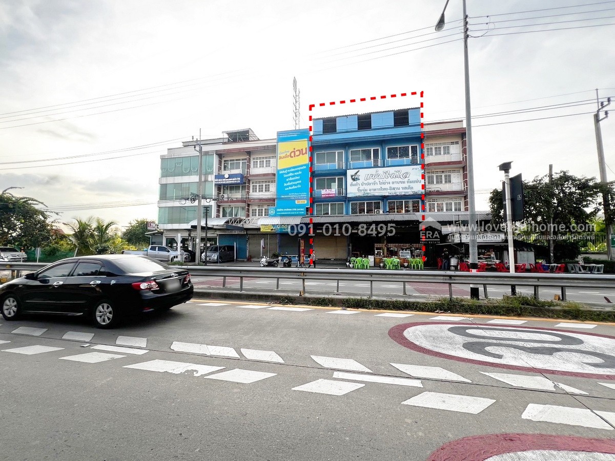 ขายอาคารพาณิชย์ ปากเกร็ด นนทบุรี ติดถนนเลี่ยงเมืองปากเกร็ด ตึก 3 คูหา 4.5 ชั้น มีดาดฟ้า 51 ตรว. หรือแบ่งขาย พร้อมผู้เช่าปัจจุบัน ราคา 12 ล้าน ราคาถูกที่สุดในย่านเลี่ยงเมืองปากเกร็ด ซื้อแล้วทำเงินได้ทันที ทำเลคุณภาพเหมาะแก่การลงทุน ราคานี้หาไม่ได้แล้ว