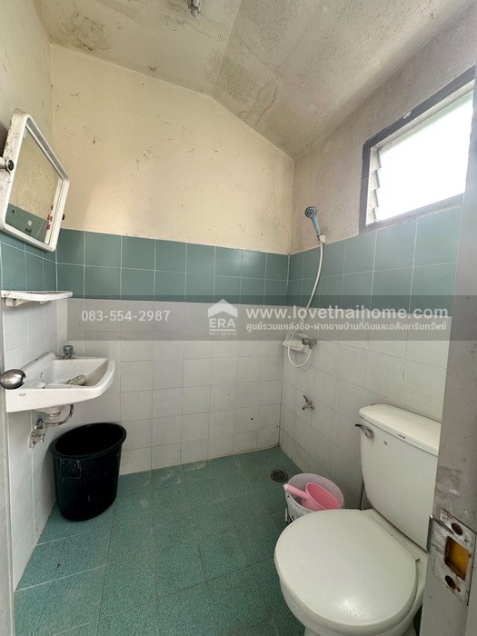 ขายทาวน์เฮ้าส์ รังสิต-นครนายก บ้านเอื้ออาทรรังสิต(คลอง9) ซอย15 ปทุมธานี พื้นที่ 16.2 ตรว. ขายถูกที่สุดในโครงการ เพียง 650,000 บาทเท่านั้น โครงการน่าอยู่ ใกล้ทางด่วนวงแหวนตะวันออก