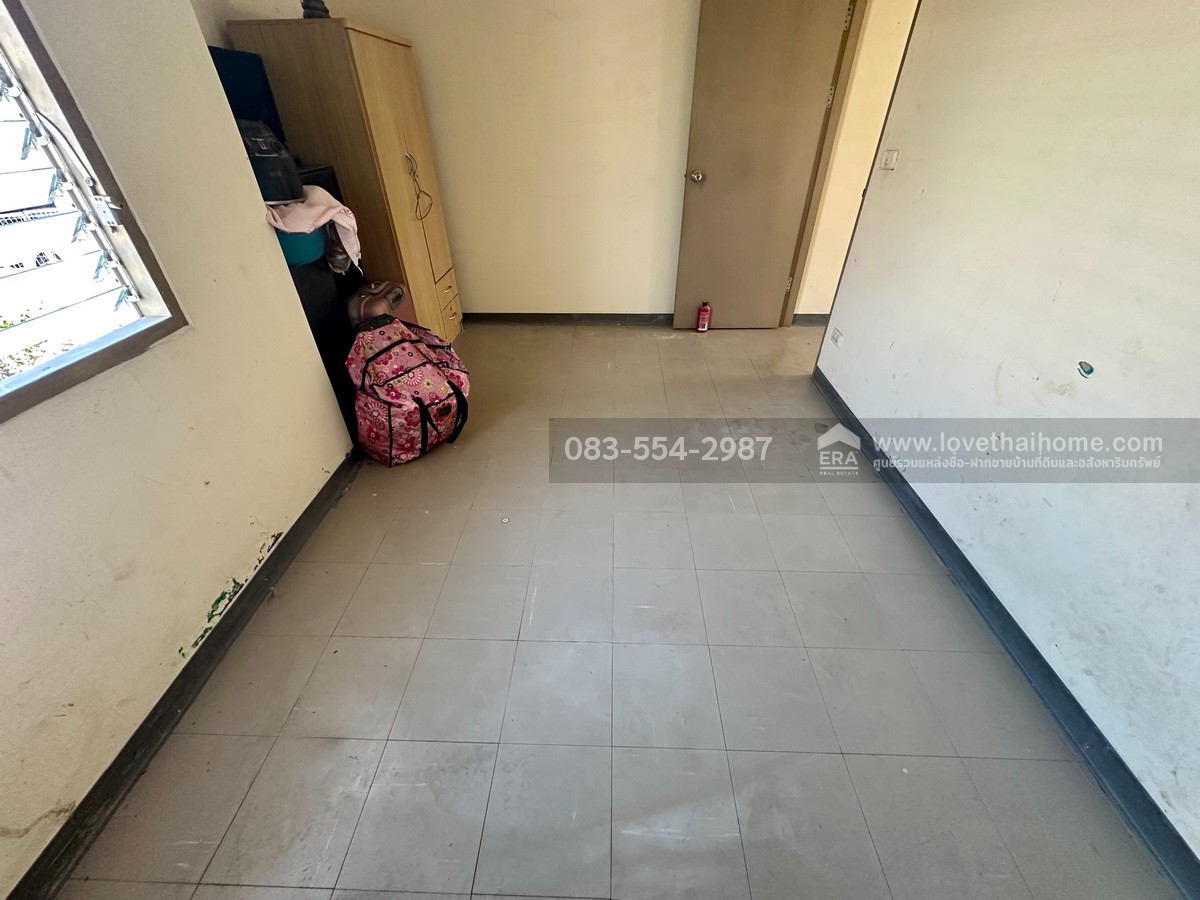 ขายทาวน์เฮ้าส์ รังสิต-นครนายก บ้านเอื้ออาทรรังสิต(คลอง9) ซอย15 ปทุมธานี พื้นที่ 16.2 ตรว. ขายถูกที่สุดในโครงการ เพียง 650,000 บาทเท่านั้น โครงการน่าอยู่ ใกล้ทางด่วนวงแหวนตะวันออก