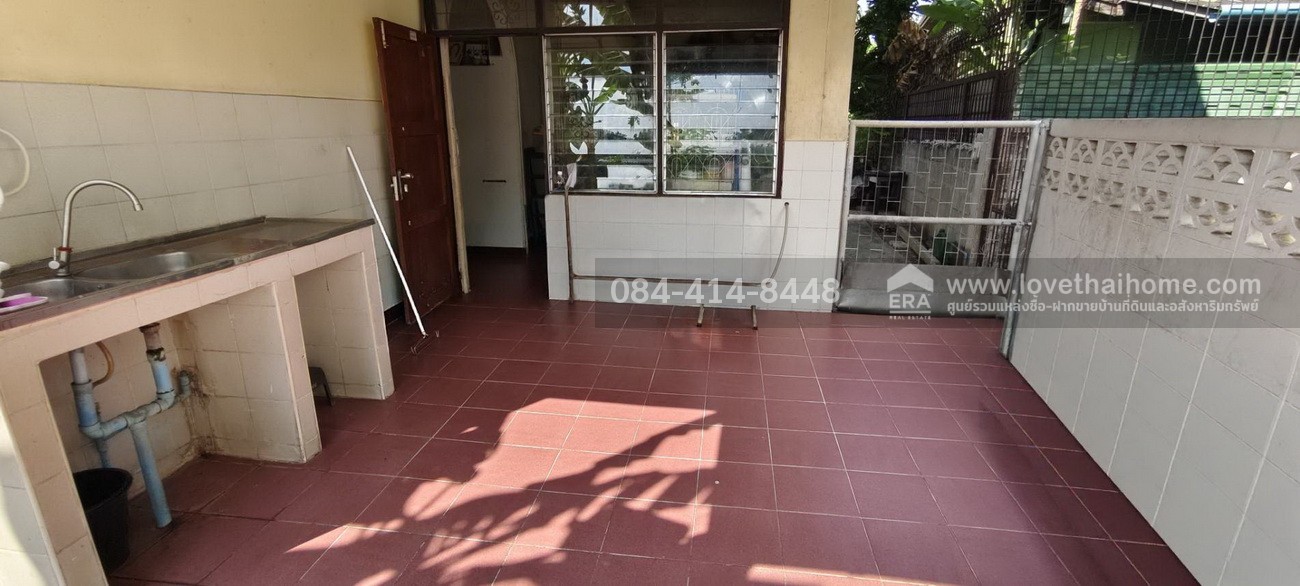 ขายบ้านเดี่ยว ลาดพร้าว 101 แยก 46 ใกล้รถไฟฟ้าลาดพร้าว101 พื้นที่ 42.5 ตรว. ราคานี้ไม่มีอีกแล้วในซอยนี้ จองด่วนเพียง 3.8 ล้านเท่านั้น เข้า-ออกได้หลายทางโพธิ์แก้ว และนวมินทร์