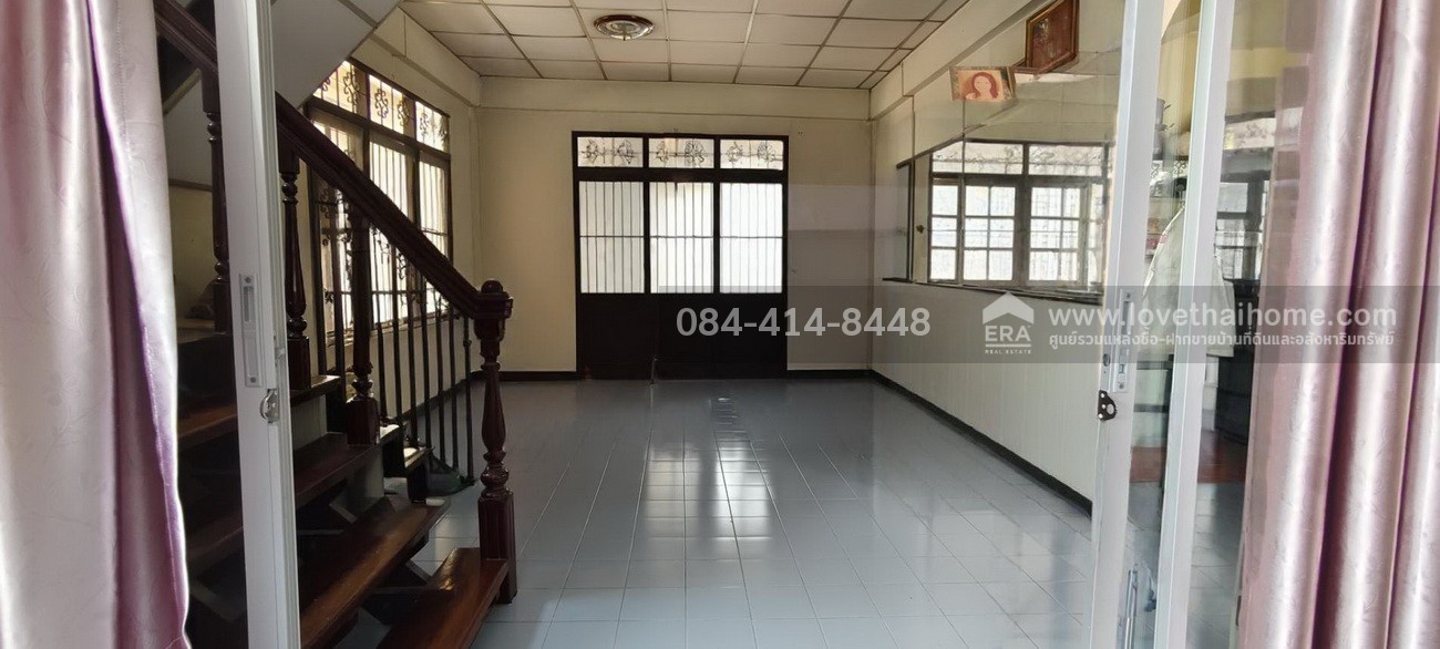 ขายบ้านเดี่ยว ลาดพร้าว 101 แยก 46 ใกล้รถไฟฟ้าลาดพร้าว101 พื้นที่ 42.5 ตรว. ราคานี้ไม่มีอีกแล้วในซอยนี้ จองด่วนเพียง 3.8 ล้านเท่านั้น เข้า-ออกได้หลายทางโพธิ์แก้ว และนวมินทร์