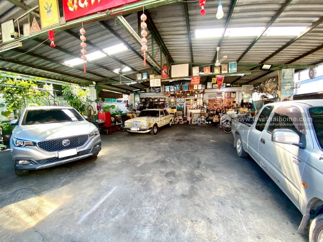 ขายบ้านเดี่ยว 2 ชั้น ซอยนวมินทร์42 พื้นที่ 95 ตารางวา ขาย 16.5 ล้านบาท ทำเลดีมาก ถนนเมน เข้าซอยเพียง 100 เมตร ใกล้เดอะมอลล์บางกะปิ