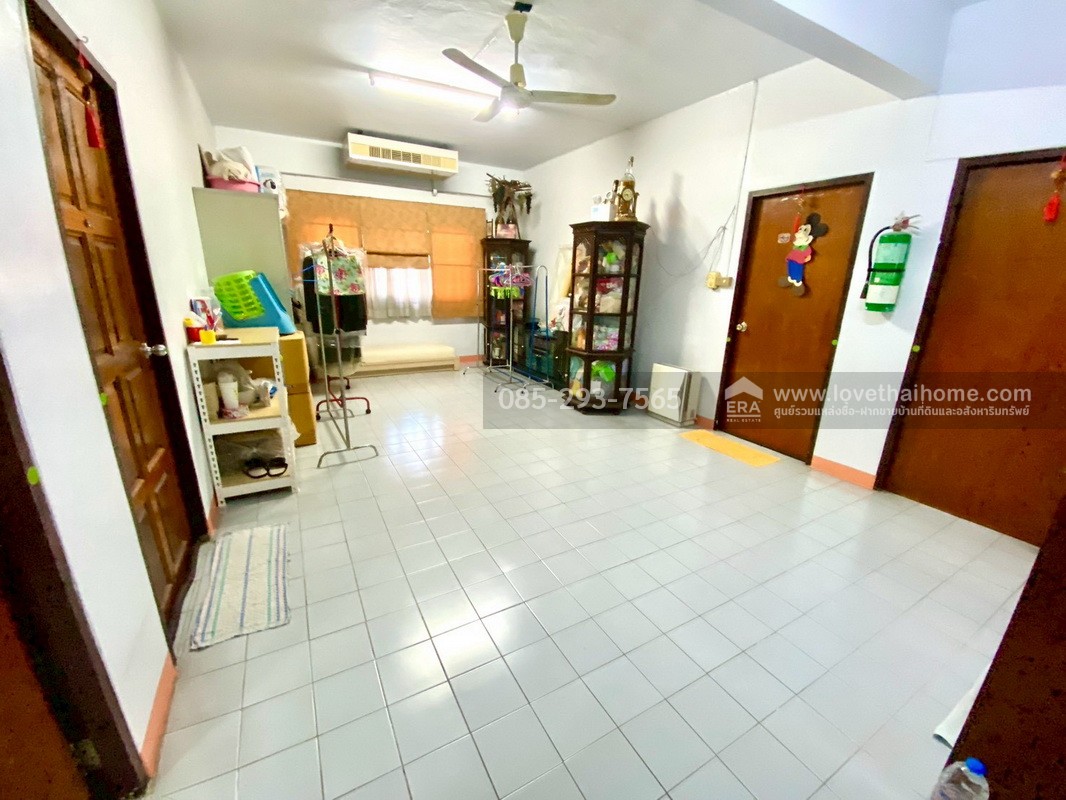 ขายบ้านเดี่ยว 2 ชั้น ซอยนวมินทร์42 พื้นที่ 95 ตารางวา ขาย 16.5 ล้านบาท ทำเลดีมาก ถนนเมน เข้าซอยเพียง 100 เมตร ใกล้เดอะมอลล์บางกะปิ