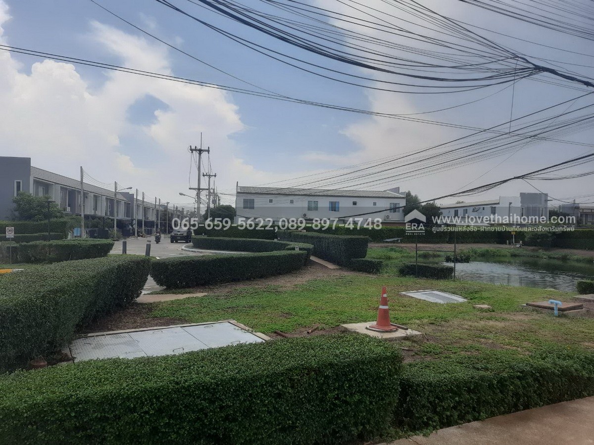 ขายทาวน์เฮ้าส์ เดอะคัลเลอร์ส 2 รังสิต-ลำลูกกา คลอง 4 ปทุมธานี พื้นที่20ตรว. ราคา1.95ล้าน หั่นราคาสุดๆ ถนนเมนเข้าไม่ลึก ใกล้โรงเรียนบีคอนเฮ้าส์แย้มสอาดรังสิต มาเป็นเจ้าของด่วน!