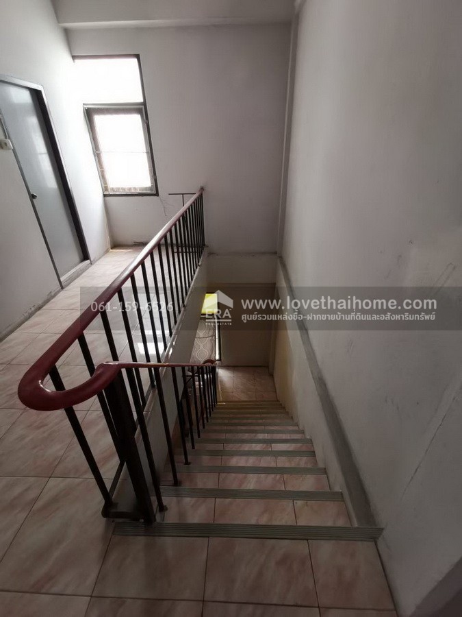 ขายตึกแถว4.5ชั้น ริมถนนคลองหลวง-คลองสอง ปทุมธานี พื้นที่16ตรว. ใกล้ตลาดไท ราคา 3.8 ล้าน (ให้เช่า 16,000.-/เดือน) เหมาะทำการค้าและอยู่อาศัย