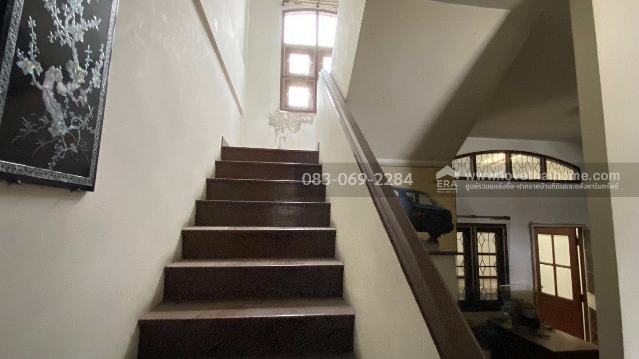 ขายทาวน์โฮม3ชั้น ลาดพร้าว62 หมู่บ้านพรรณวดี ลัดออกรัชดาภิเษก สี่แยกสุทธิสารได้ ภายใน 10 นาที พื้นที่28ตรว. ราคา 5.5 ล้าน อยู่ใกล้สถานีรถไฟฟ้าสายสีเหลือง-โชคชัย 4