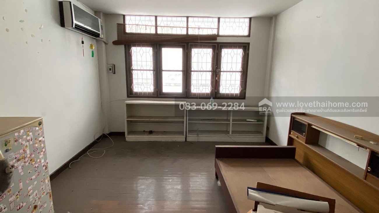 ขายทาวน์โฮม3ชั้น ลาดพร้าว62 หมู่บ้านพรรณวดี ลัดออกรัชดาภิเษก สี่แยกสุทธิสารได้ ภายใน 10 นาที พื้นที่28ตรว. ราคา 5.5 ล้าน อยู่ใกล้สถานีรถไฟฟ้าสายสีเหลือง-โชคชัย 4