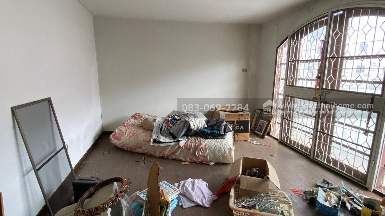 ขายทาวน์โฮม3ชั้น ลาดพร้าว62 หมู่บ้านพรรณวดี ลัดออกรัชดาภิเษก สี่แยกสุทธิสารได้ ภายใน 10 นาที พื้นที่28ตรว. ราคา 5.5 ล้าน อยู่ใกล้สถานีรถไฟฟ้าสายสีเหลือง-โชคชัย 4