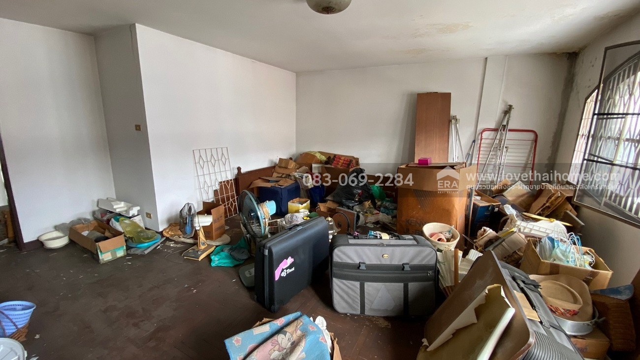 ขายทาวน์โฮม3ชั้น ลาดพร้าว62 หมู่บ้านพรรณวดี ลัดออกรัชดาภิเษก สี่แยกสุทธิสารได้ ภายใน 10 นาที พื้นที่28ตรว. ราคา 5.5 ล้าน อยู่ใกล้สถานีรถไฟฟ้าสายสีเหลือง-โชคชัย 4