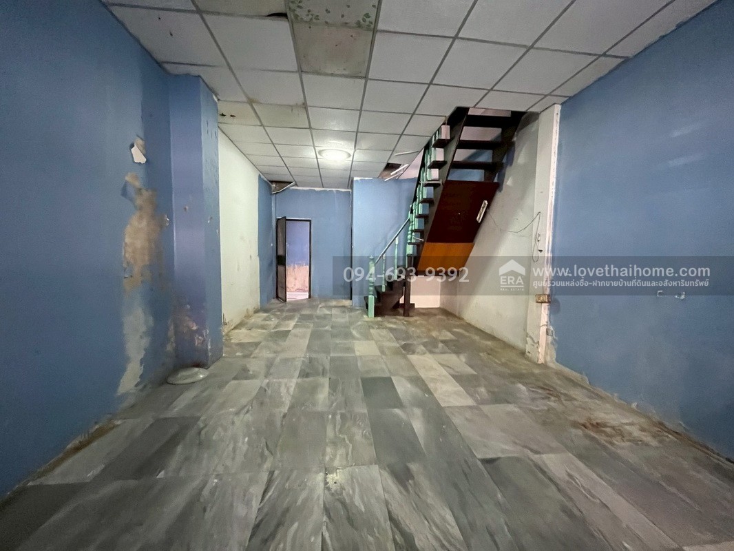 ขายทาวน์เฮ้าส์ 2 ชั้น ซอยพระยาสุเรนทร์30 แยก6 หมู่บ้านบ้านงาม พื้นที่ 18 ตรว. ด่วนๆ ราคาลดสุดๆค่ะ ขายเพียง 1.28 ล้านบาทเท่านั้น