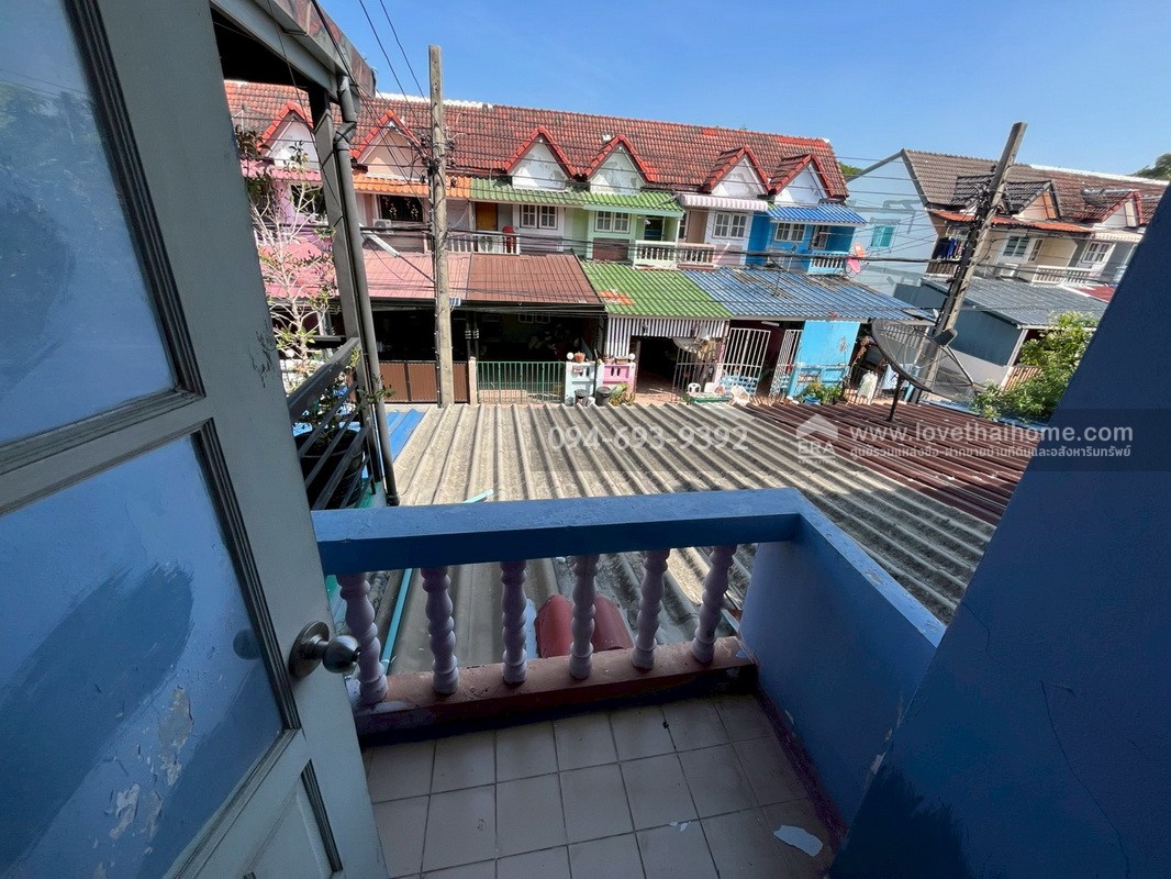 ขายทาวน์เฮ้าส์ 2 ชั้น ซอยพระยาสุเรนทร์30 แยก6 หมู่บ้านบ้านงาม พื้นที่ 18 ตรว. ด่วนๆ ราคาลดสุดๆค่ะ ขายเพียง 1.28 ล้านบาทเท่านั้น