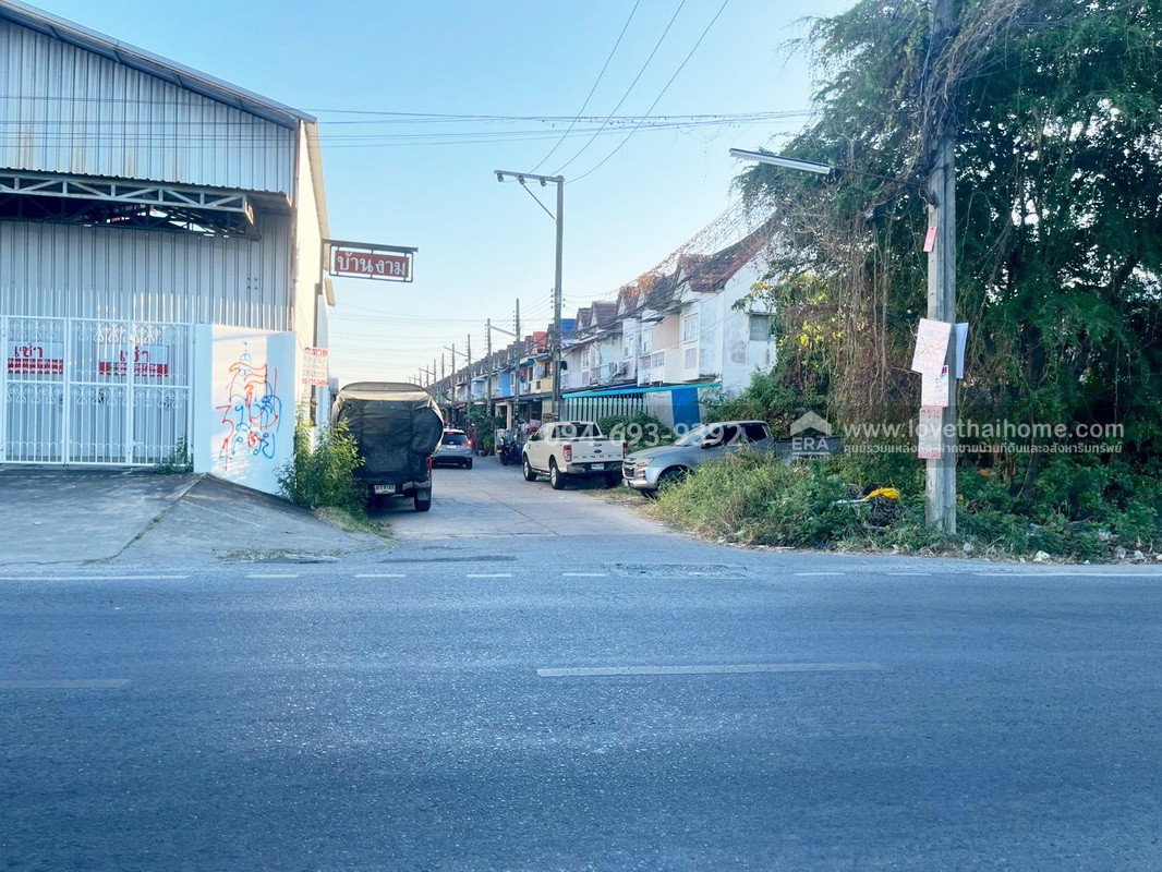 ขายทาวน์เฮ้าส์ 2 ชั้น ซอยพระยาสุเรนทร์30 แยก6 หมู่บ้านบ้านงาม พื้นที่ 18 ตรว. ด่วนๆ ราคาลดสุดๆค่ะ ขายเพียง 1.28 ล้านบาทเท่านั้น