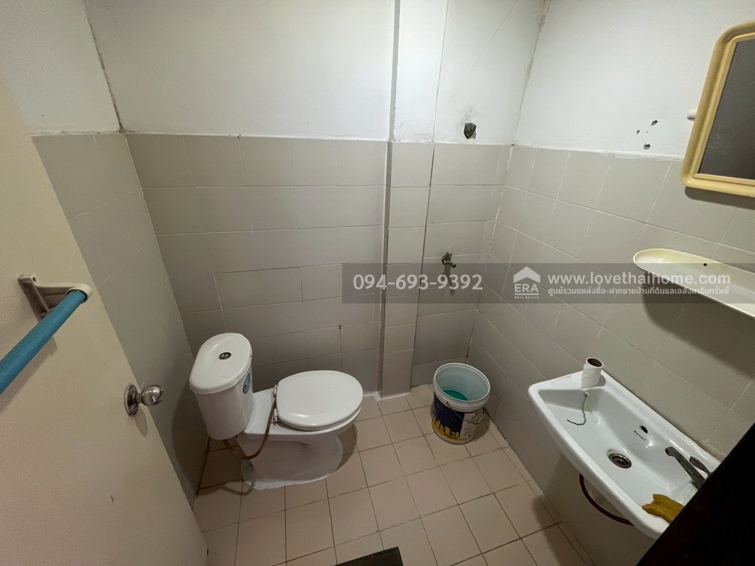 ขายทาวน์เฮ้าส์ 2 ชั้น ซอยพระยาสุเรนทร์30 แยก6 หมู่บ้านบ้านงาม พื้นที่ 18 ตรว. ด่วนๆ ราคาลดสุดๆค่ะ ขายเพียง 1.28 ล้านบาทเท่านั้น