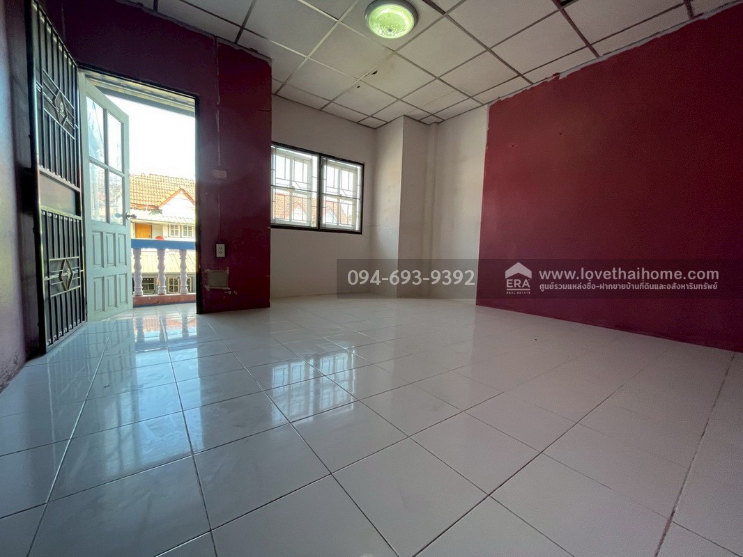 ขายทาวน์เฮ้าส์ 2 ชั้น ซอยพระยาสุเรนทร์30 แยก6 หมู่บ้านบ้านงาม พื้นที่ 18 ตรว. ด่วนๆ ราคาลดสุดๆค่ะ ขายเพียง 1.28 ล้านบาทเท่านั้น