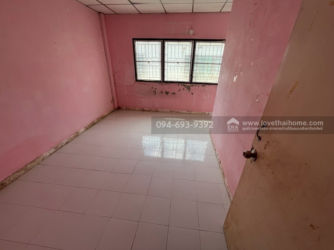 ขายทาวน์เฮ้าส์ 2 ชั้น ซอยพระยาสุเรนทร์30 แยก6 หมู่บ้านบ้านงาม พื้นที่ 18 ตรว. ด่วนๆ ราคาลดสุดๆค่ะ ขายเพียง 1.28 ล้านบาทเท่านั้น