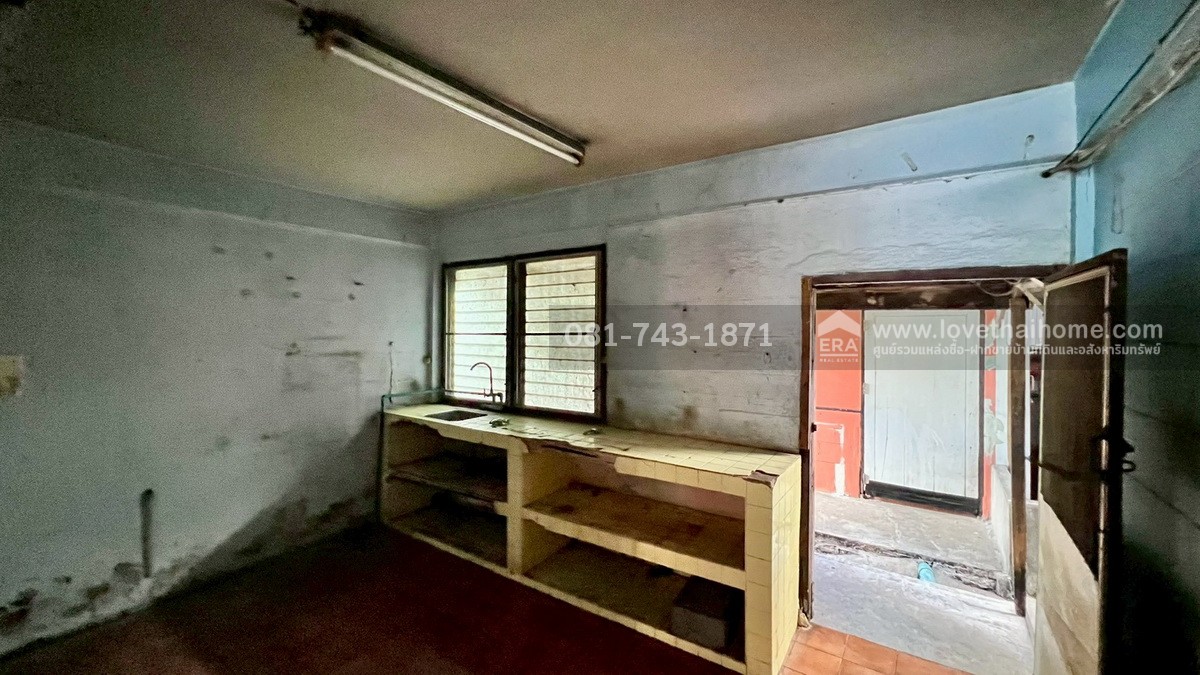 ขายทาวน์เฮ้าส์ 2 ชั้น ซอยนวมินทร์47 หลังสำนักงานที่ดินบางกะปิ พื้นที่ 23 ตรว. หน้าบ้านมีที่จอดรถ ขายถูกมาก 1.8 ล้านบาท ทำเลดี ใกล้สวนนวมินทร์ภิรมย์และเดอะมอลล์บางกะปิ