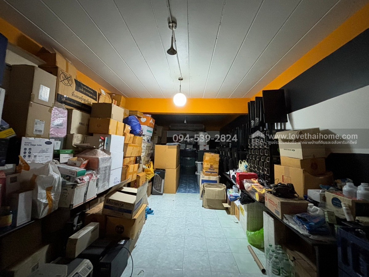 ขายตึกแถว 3 ชั้น คลองหลวง หมู่บ้านพรธิสาร3 ถ.เลียบคลองหก รังสิต-ปทุมธานี พื้นที่19.3ตรว. อยู่ติดถนนเมนหลัก ทำเลดีมาก เหมาะค้าขายหรือประกอบธุรกิจ ราคา4.6ล้าน ขายถูกสุดในย่านนั้น ใกล้ ม.เทคโนโลยีธัญบุรี เพียง 300 เมตร