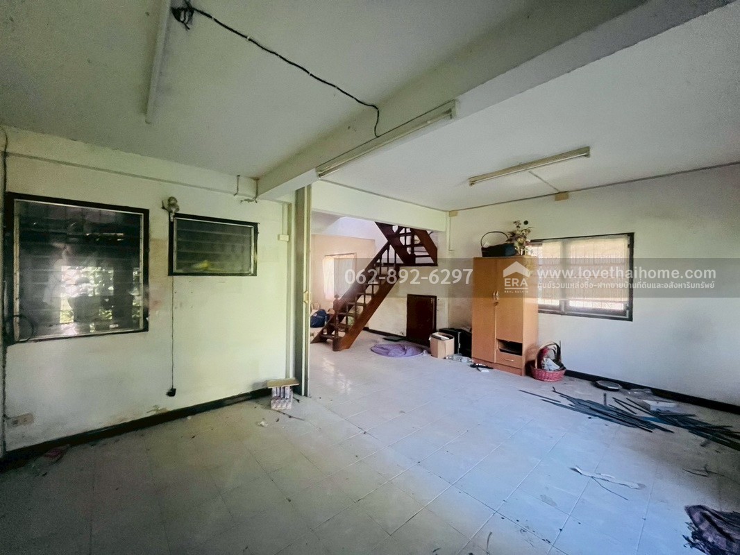 ขายบ้านแฝด 2 ชั้น โครงการชวนชื่นการ์เด้นท์วิลล์ บางเดื่อ-ปทุมธานี พื้นที่ 41.6 ตารางวา ราคาเพียงแค่ 2.4 ล้านบาท ราคาถูกที่สุดในหมู่บ้าน คุ้มค่า บ้านดี ทำเลดี ราคาดีความคุ้มค่าที่หาไม่ได้ง่ายๆ ในทำเลนี้