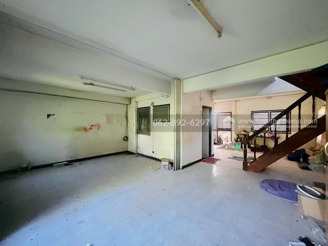 ขายบ้านแฝด 2 ชั้น โครงการชวนชื่นการ์เด้นท์วิลล์ บางเดื่อ-ปทุมธานี พื้นที่ 41.6 ตารางวา ราคาเพียงแค่ 2.4 ล้านบาท ราคาถูกที่สุดในหมู่บ้าน คุ้มค่า บ้านดี ทำเลดี ราคาดีความคุ้มค่าที่หาไม่ได้ง่ายๆ ในทำเลนี้