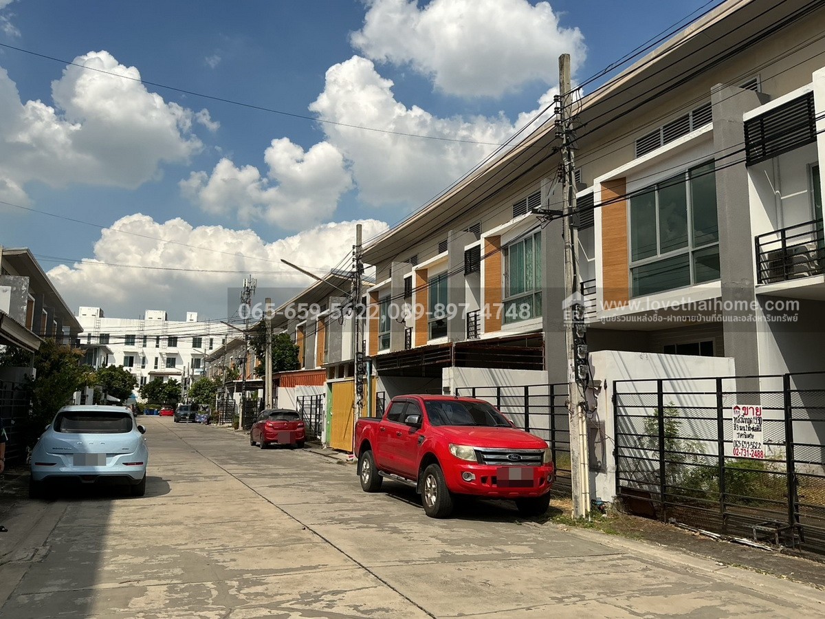 ขายทาวน์เฮ้าส์ ประชาอุทิศ131 หมู่บ้านโนวาอาร์ท-ทุ่งครุ พื้นที่19.3ตรว. ใกล้รร.สารสาสน์วิเทศศึกษา และม.เทคโนโลยีพระจอมเกล้าธนบุรี ราคาพิเศษเพียง2.15ล้าน ถูกมาก! รีบมาเป็นเจ้าของ ด่วน!